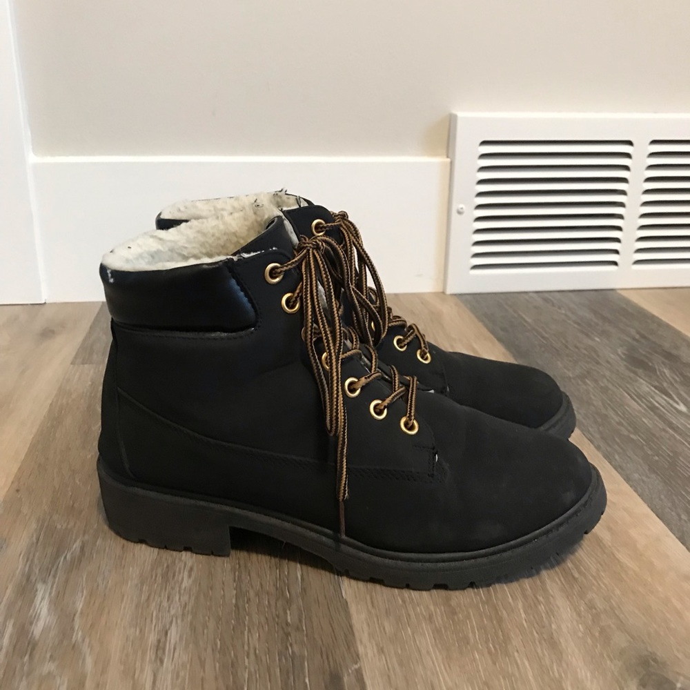 Knock off Tim boots size 7